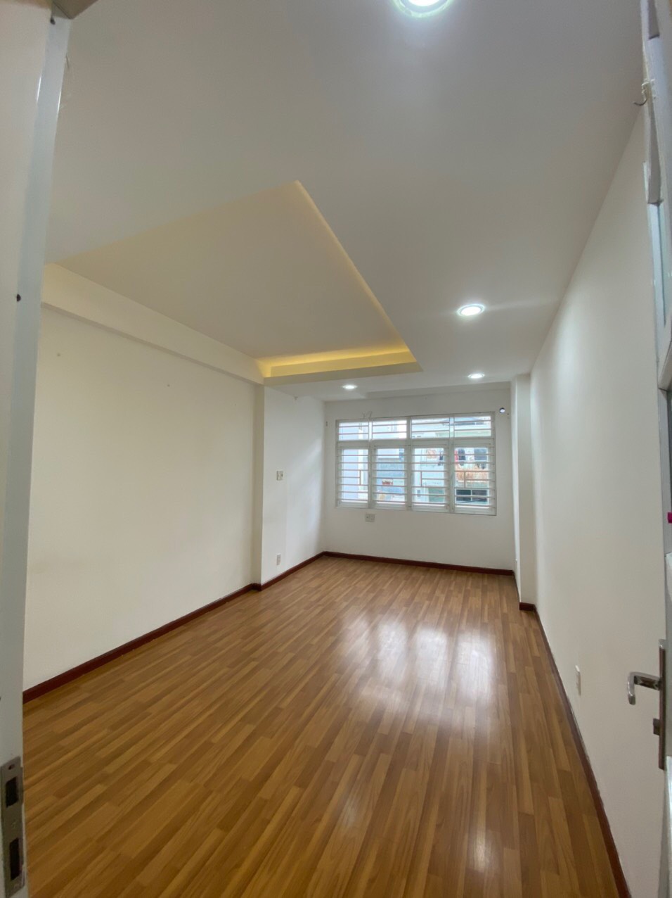 Cho thuê Nguyên căn HXT( 262/xx) Nguyễn Tiểu La,P.8,Q.10.